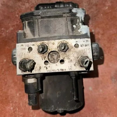 Audi A4 Çıkma Abs Beyni - 8E0 614 517